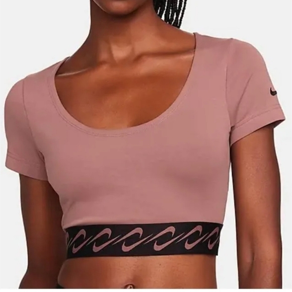 Nike Tops - Nike Women's Mauve Crop Top